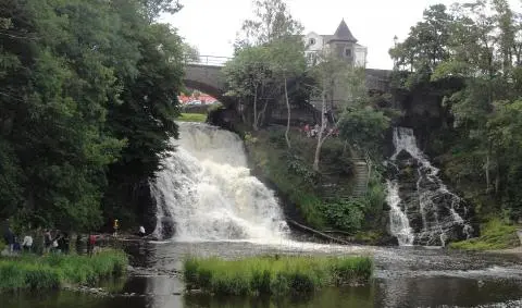 Wildwasser-Kajak auf der Amel bei den Wasserfällen von Coo, Hohe Ardennen