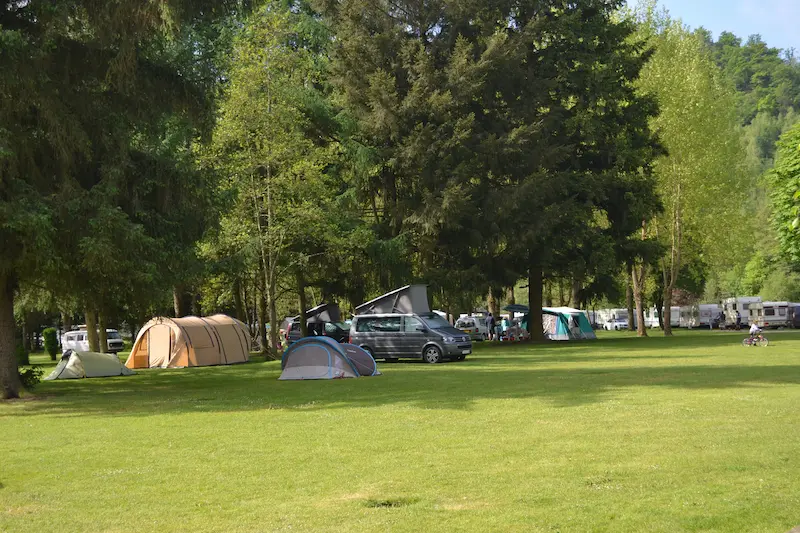 Kayak et camping : l'aventure sur la Semois