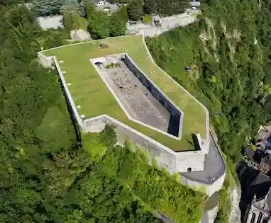 Téléphérique de la Citadelle reliant la ville au sommet fortifié