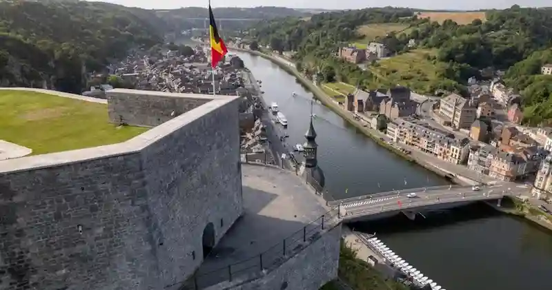 Les 408 marches historiques taillées dans la roche calcaire en 1577