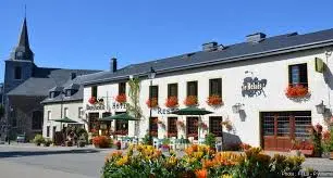 Corbion-sur-Semois – village perché à 400 m d'altitude sur crête schisteuse, 7 km de Bouillon